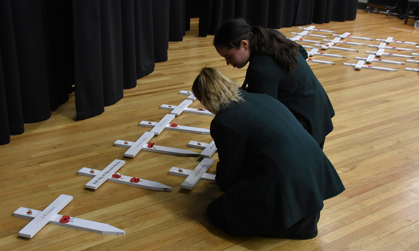 Laying of crosses-4web.jpg