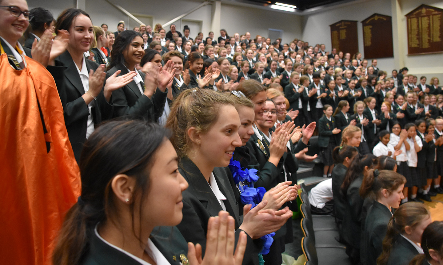 DSC_0336-students applaud new leaders-4web.jpg