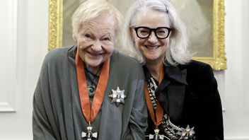 Dame Kate Harcourt with daughter, Dame Miranda Harcourt