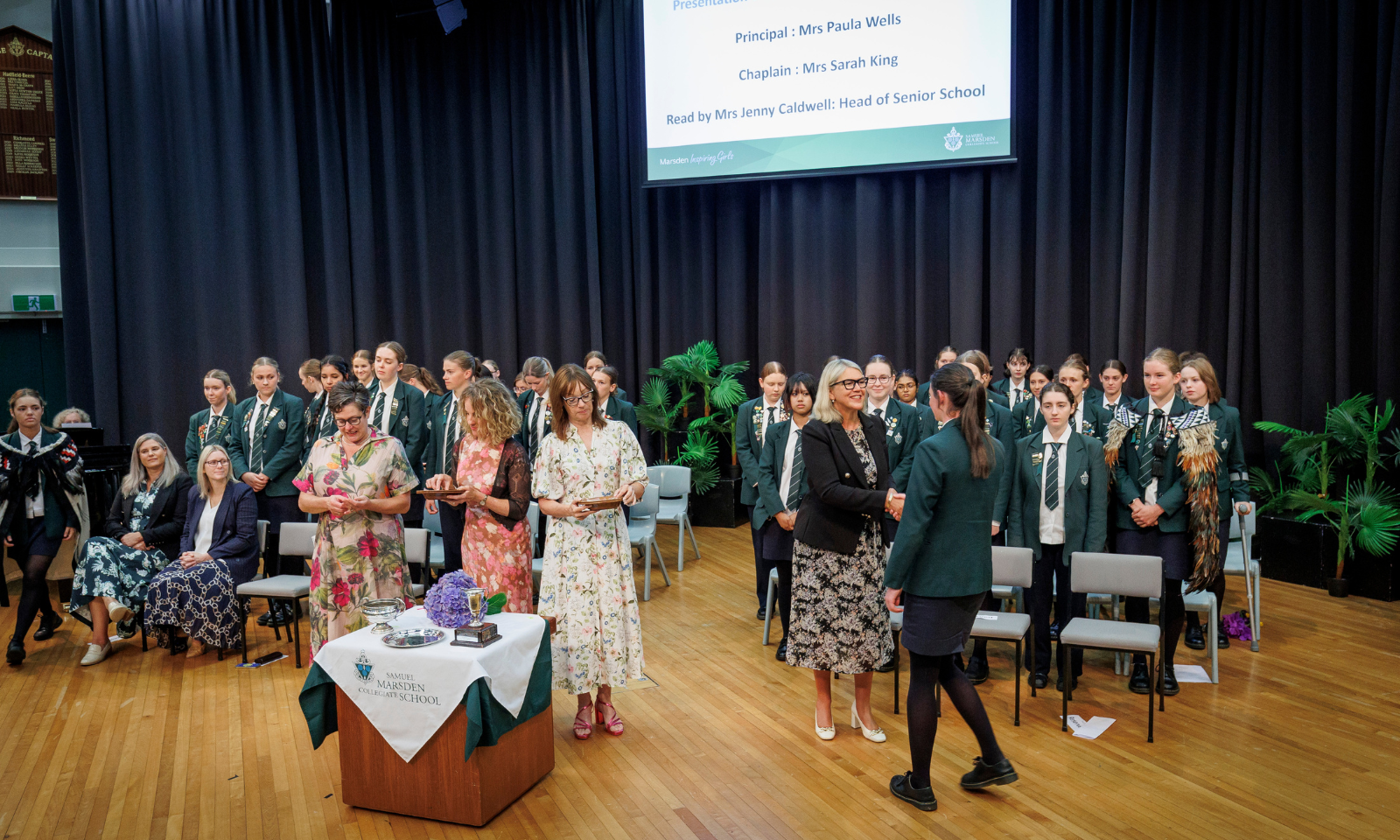 Leadershipservice 6(4Web)